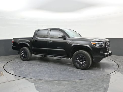 Used 2023 Toyota Tacoma Limited w/ Nightshade Package AWD/4WD image 9