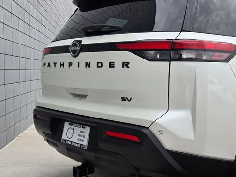 Used 2023 Nissan Pathfinder SV w/ Black Appearance Package FWD image 7