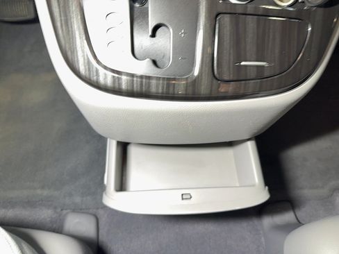 Used 2012 Kia Sedona EX FWD image 52