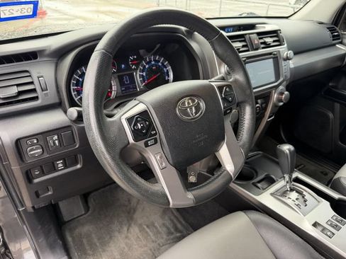 Used 2016 Toyota 4Runner SR5 Premium RWD image 14