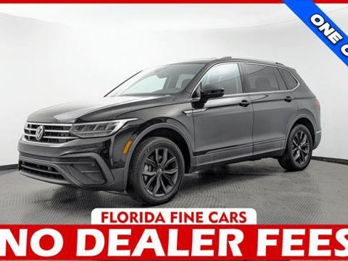 Used 2023 Volkswagen Tiguan SE FWD image 1