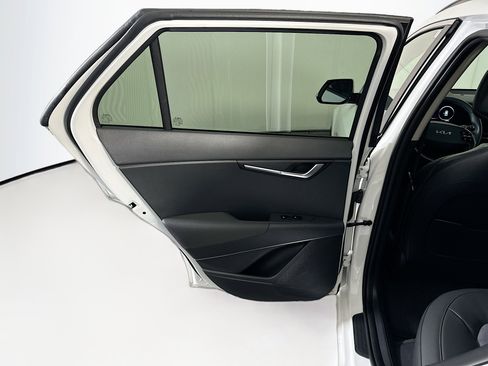 Used 2024 Kia Niro Wind w/ Wind Preserve Package image 26