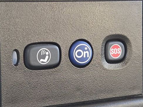 Used 2023 GMC Savana 2500 w/ Driver Convenience Package image 4