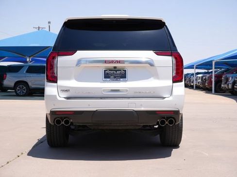 Used 2024 GMC Yukon Denali AWD/4WD image 4