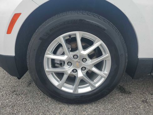 Used 2024 Chevrolet Equinox LT w/ LPO, Floor Liner Package FWD image 10