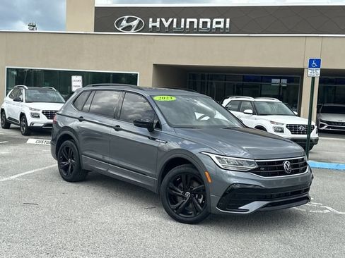 Used 2023 Volkswagen Tiguan SE R-Line FWD image 1