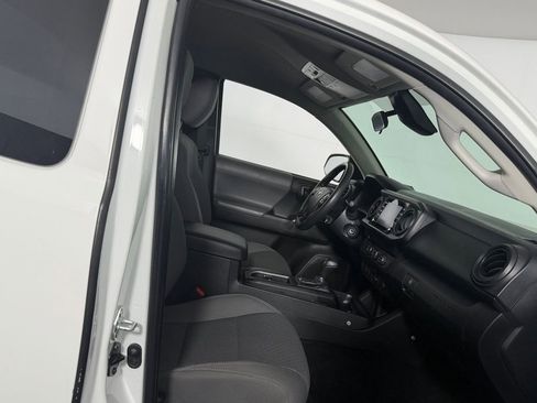 Used 2022 Toyota Tacoma SR image 25