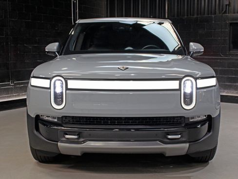 Used 2022 Rivian R1T Adventure AWD/4WD image 7