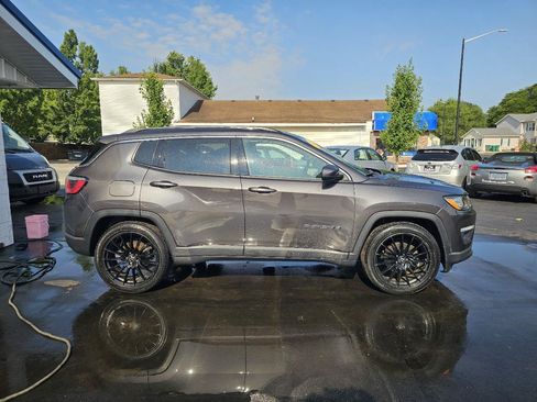 Used 2019 Jeep Compass Latitude w/ Cold Weather Group FWD image 13
