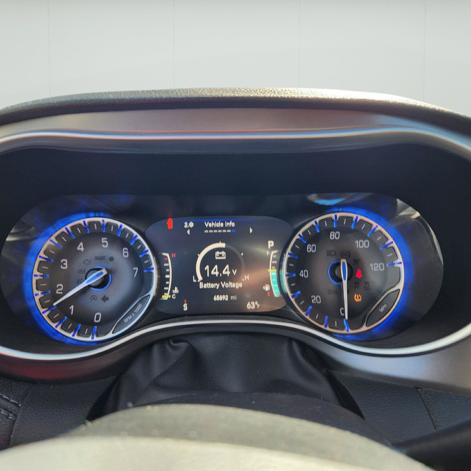 Used 2019 Chrysler Pacifica Limited FWD image 5