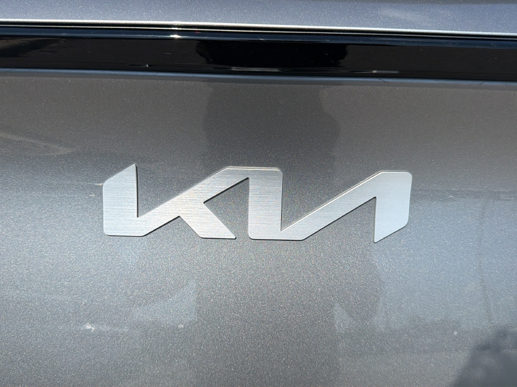 Used 2024 Kia Sportage EX FWD image 16