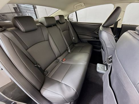 Used 2024 Lexus ES 250 w/ Premium Package image 25