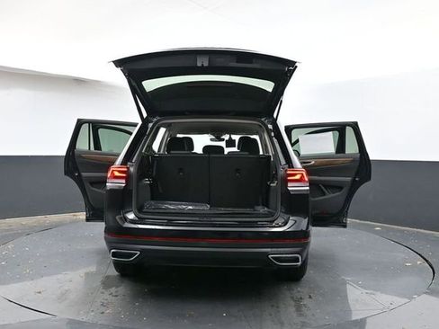Used 2025 Volkswagen Atlas SE image 39