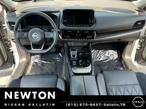 Used 2021 Nissan Rogue Platinum FWD image 12