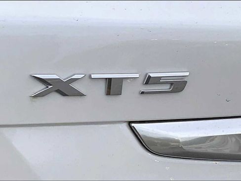 Used 2022 Cadillac XT5 Premium Luxury w/ Technology Package image 60