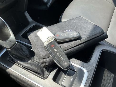 Used 2019 Ford Escape SEL AWD/4WD image 26