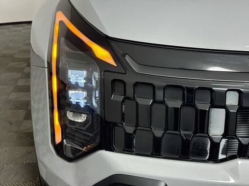 Used 2026 Kia Sportage X-Line w/ X-Line Premium Package AWD/4WD image 3