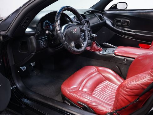 Used 2000 Chevrolet Corvette Coupe image 4