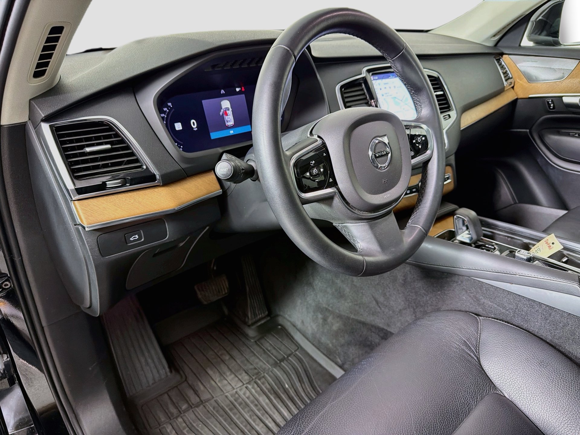 Used 2023 Volvo XC90 B6 Plus w/ Protection Package Premier AWD/4WD image 10