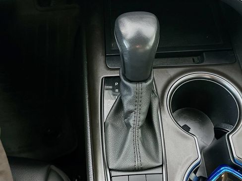 Used 2022 Toyota Camry SE w/ Convenience Package FWD image 16