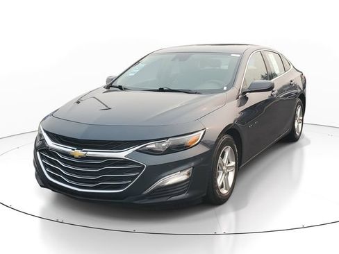 Certified 2020 Chevrolet Malibu LS w/ Driver Confidence Package II FWD image 2