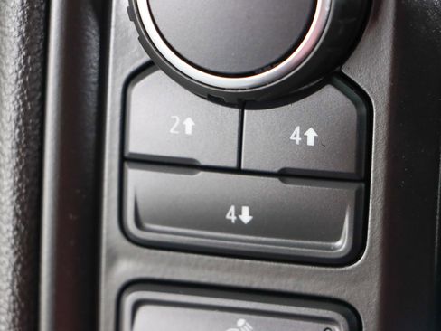 Used 2024 Chevrolet Silverado 2500 Custom image 21