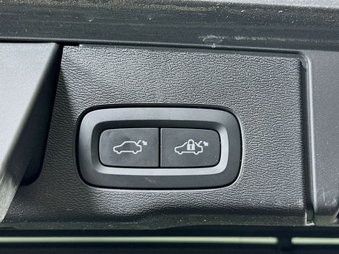 Used 2023 Volvo XC60 B5 Core w/ Climate Package FWD image 32
