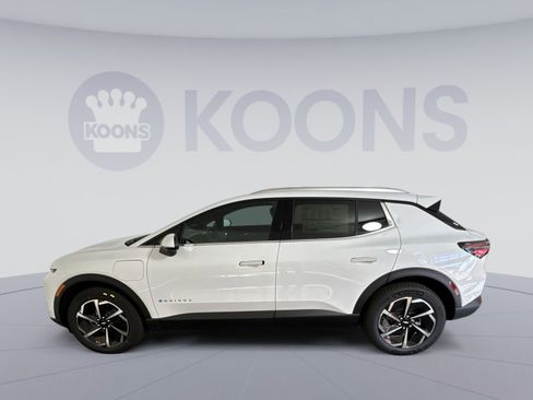 New 2026 Chevrolet Equinox EV LT image 2