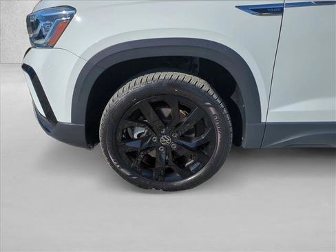Used 2022 Volkswagen Taos SEL w/ Panoramic Sunroof Package image 24