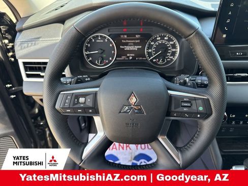 New 2026 Mitsubishi Outlander SE FWD image 9