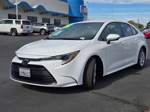 Used 2024 Toyota Corolla LE FWD image 8