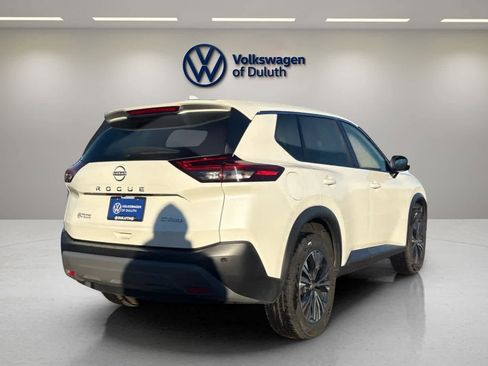 Used 2023 Nissan Rogue SV image 5