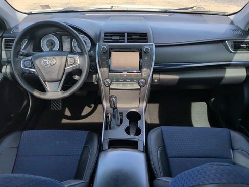 Used 2016 Toyota Camry SE FWD image 29