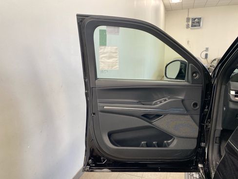 New 2026 Lincoln Navigator Reserve w/ Jet Appearance Package image 18