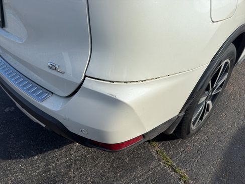 Used 2020 Nissan Rogue SL w/ Premium Package FWD image 3