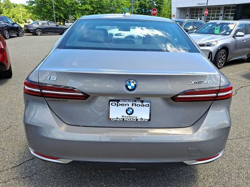 Used 2025 BMW i5 xDrive40 w/ Premium Package AWD/4WD image 6