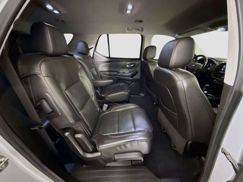 Used 2021 Chevrolet Traverse LT w/ LT Premium Package image 27