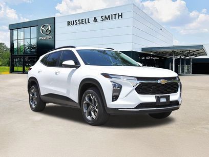 Used 2025 Chevrolet Trax LT w/ Driver Confidence Package