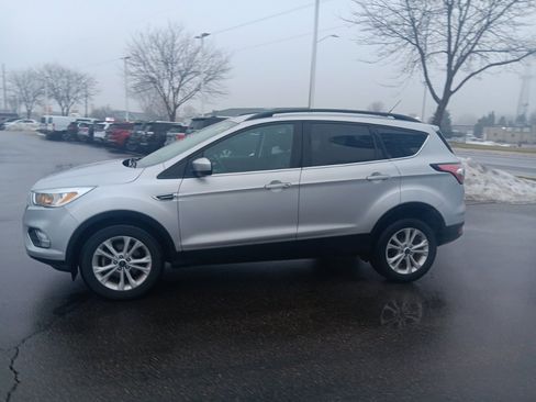 Used 2018 Ford Escape SE image 13