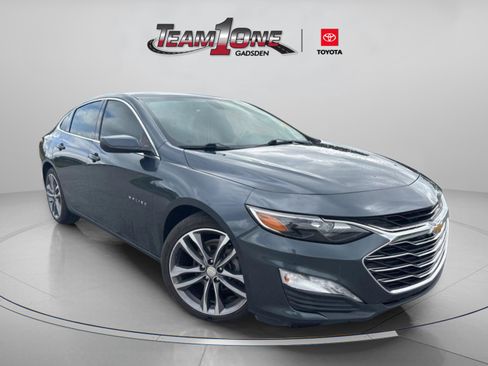 Used 2021 Chevrolet Malibu LT FWD image 1