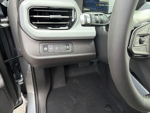New 2027 Chevrolet Bolt LT w/ Comfort Package FWD image 18