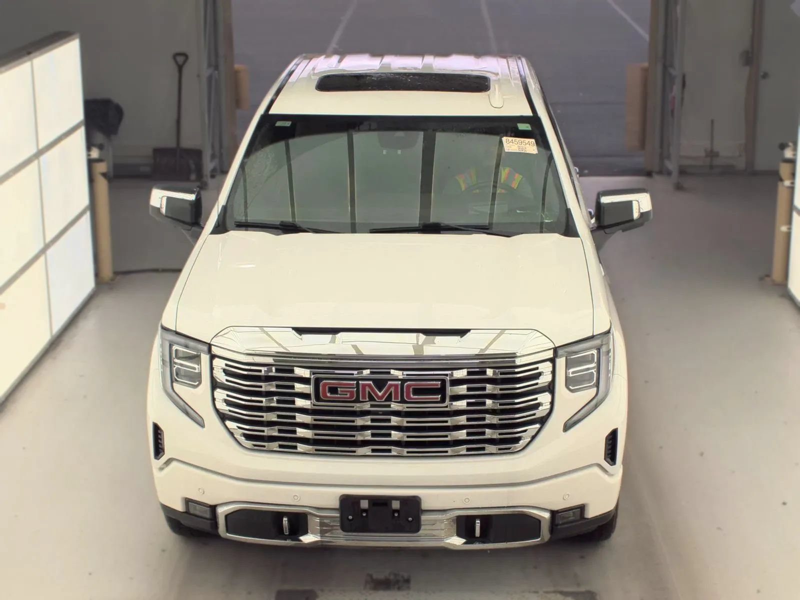 Used 2022 GMC Sierra 1500 Denali w/ Technology Package AWD/4WD image 2