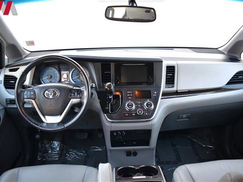 Used 2017 Toyota Sienna XLE Premium w/ Protection Package AWD/4WD image 11