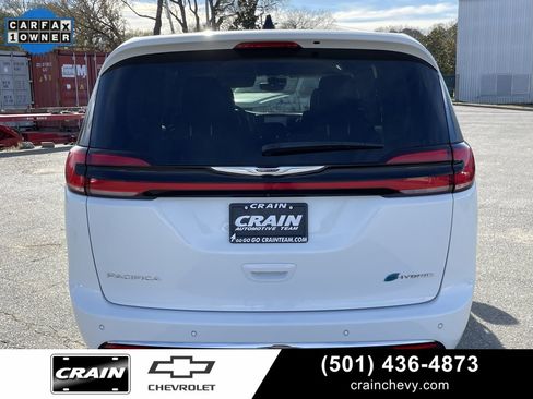 Used 2023 Chrysler Pacifica Touring-L image 6