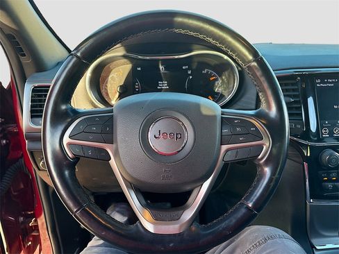 Used 2021 Jeep Grand Cherokee Laredo X image 11