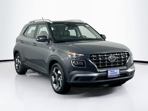 Used 2024 Hyundai Venue Limited FWD image 3