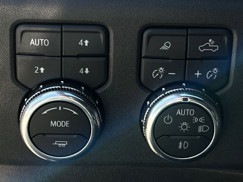 Used 2023 GMC Sierra 1500 SLT w/ SLT Premium Package image 15