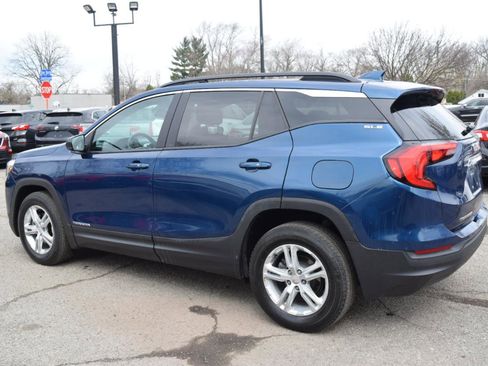 Used 2021 GMC Terrain SLE w/ Driver Convenience Package image 8