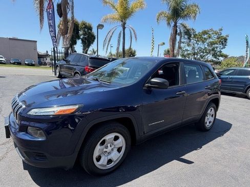 Used 2014 Jeep Cherokee Sport FWD image 6