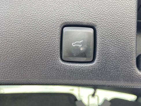 Certified 2025 Ford Escape SE FWD image 11
